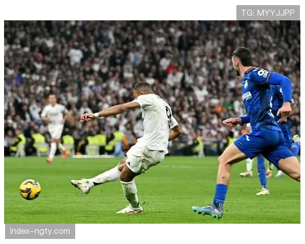 皇马定位球防守被劳尔加西亚绝杀暴露专注度问题